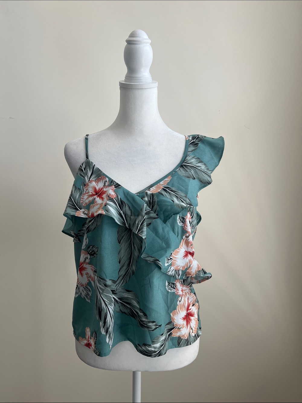 NWT women’s cupcakes in Kashmir camisole top blouse shirt size extra small XS